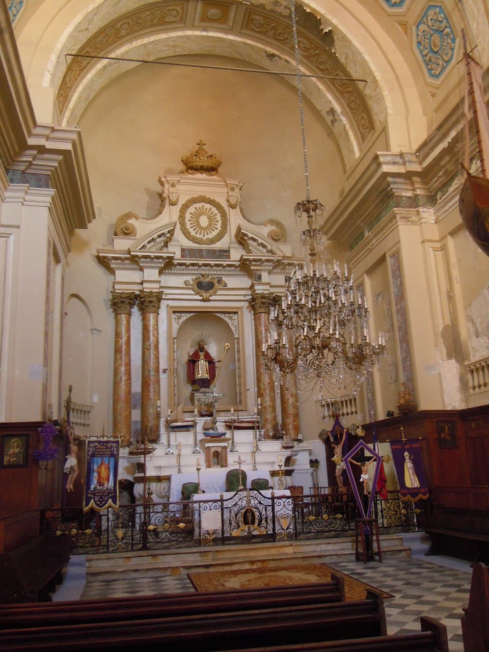 Vue du choeur et du maître autel