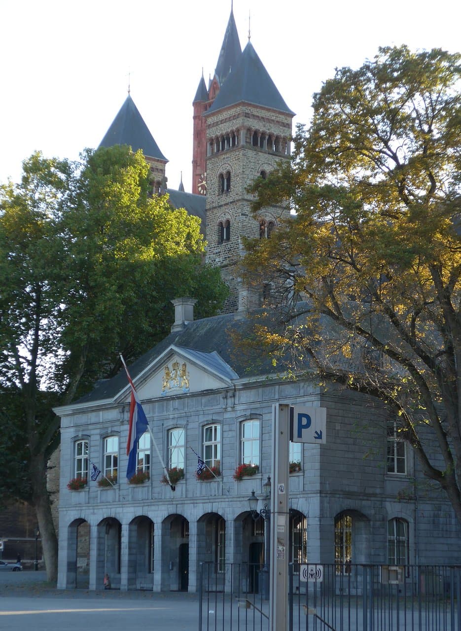Maastricht, Hoofdwacht with St. Servatius and St. John's