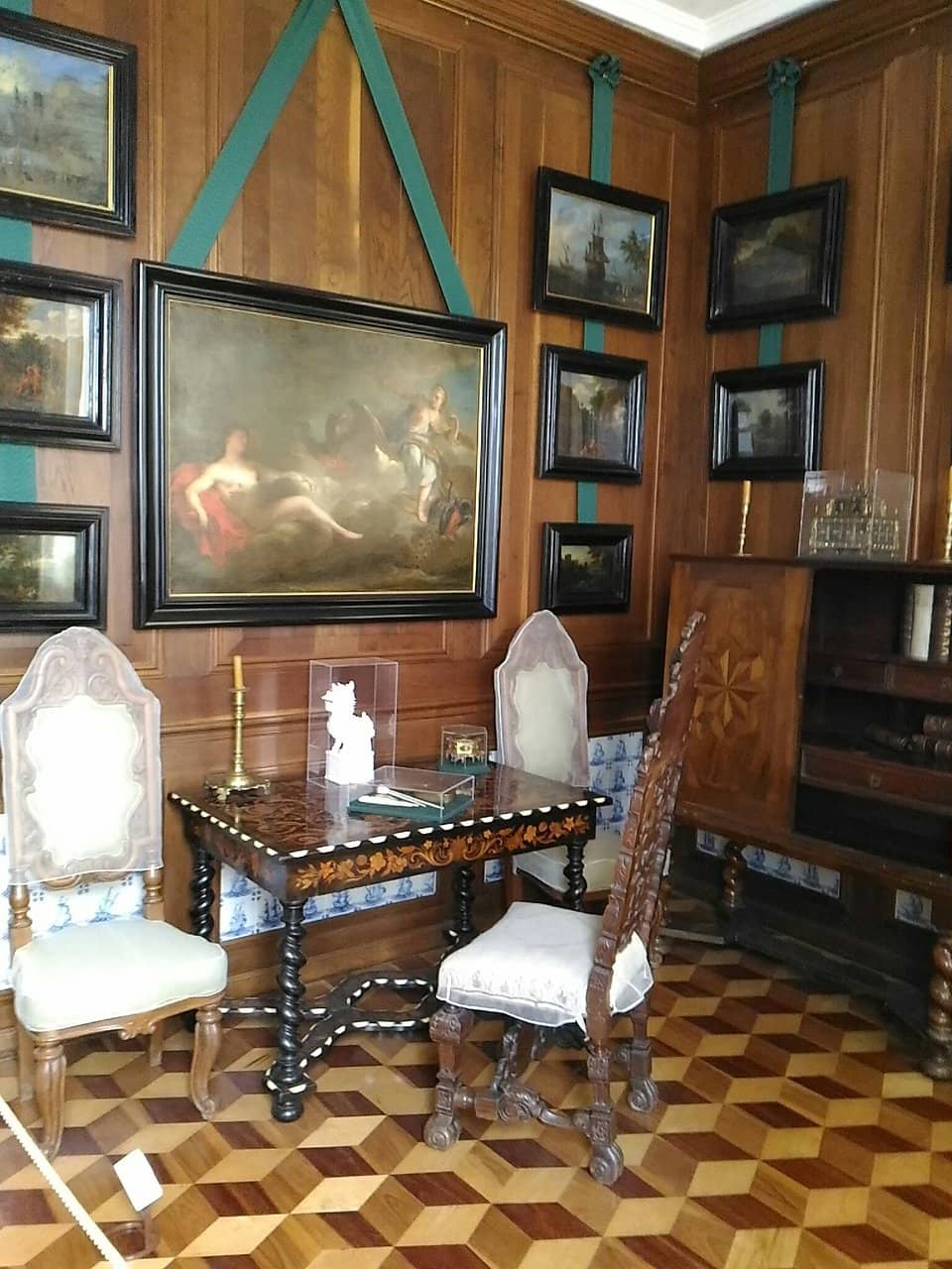 Chinoiserie Interior Styling