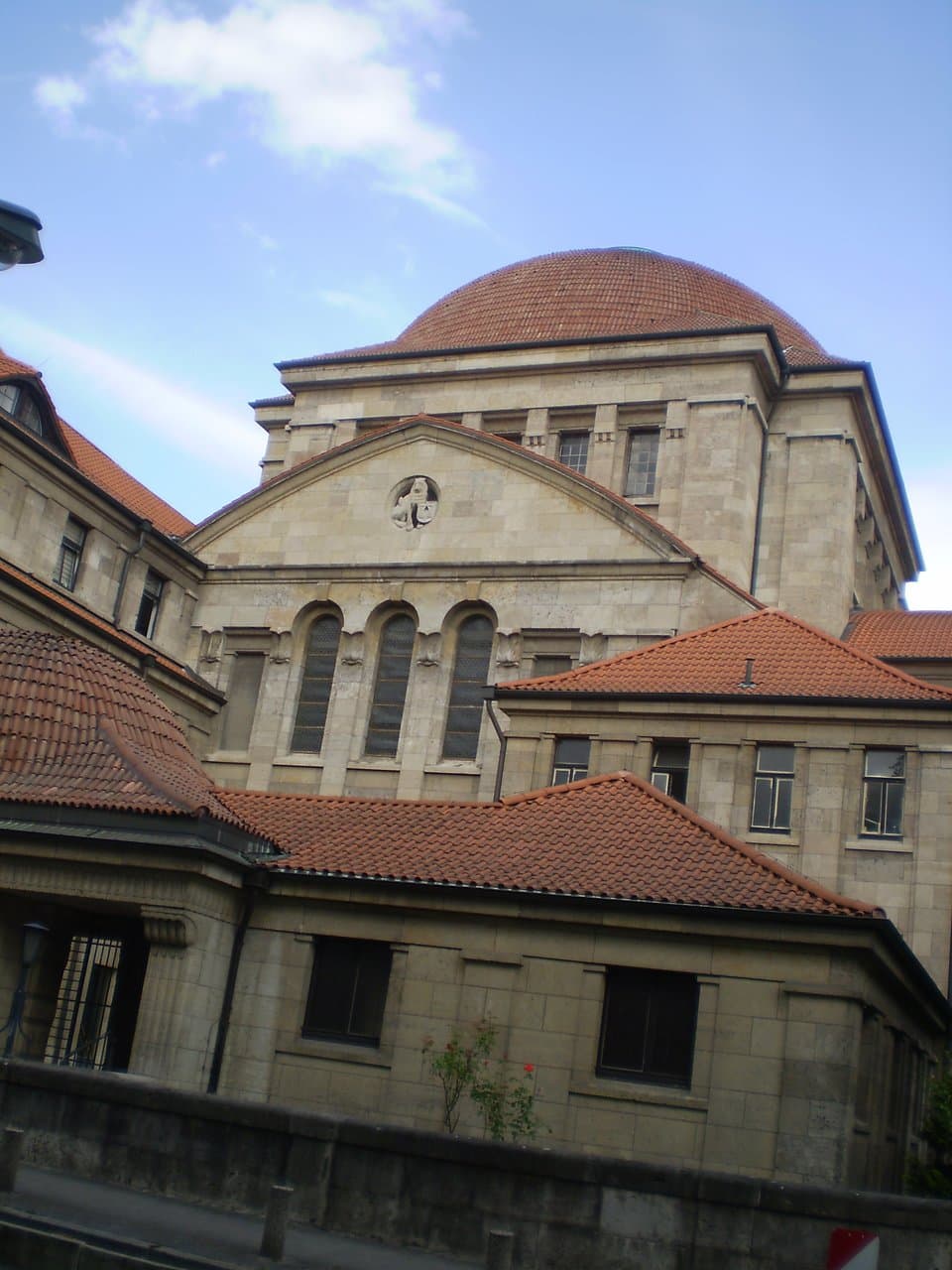 fachada de la Sinagoga de Westend