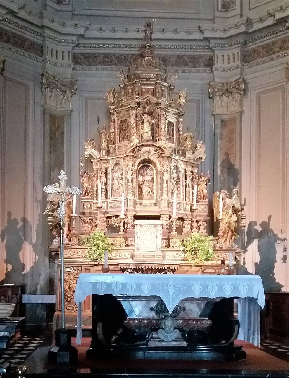 Rich Interior Artistry