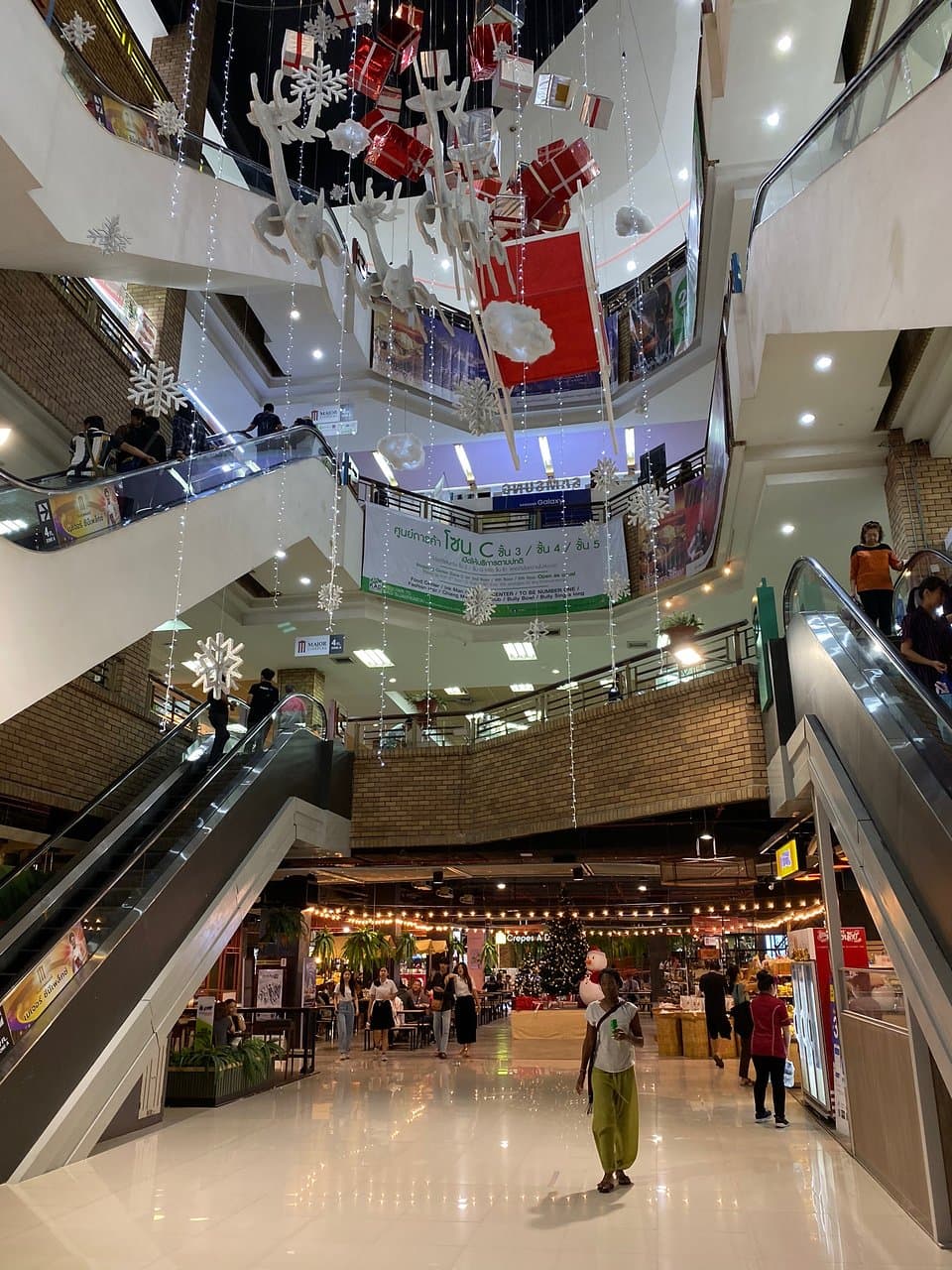 Kad Suan Kaew Food Court Chiang Mai