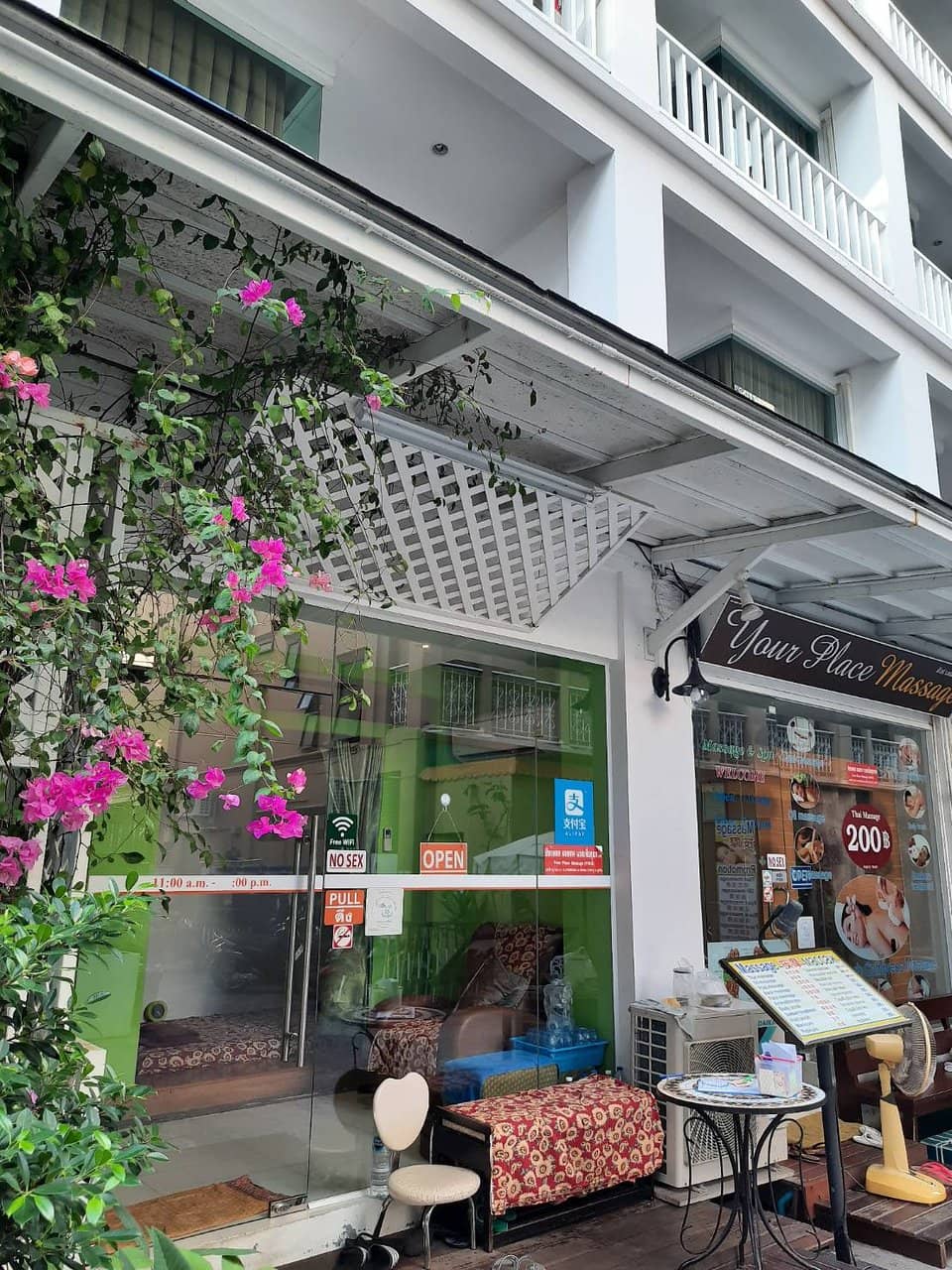 Relaxing Head & Neck Massage