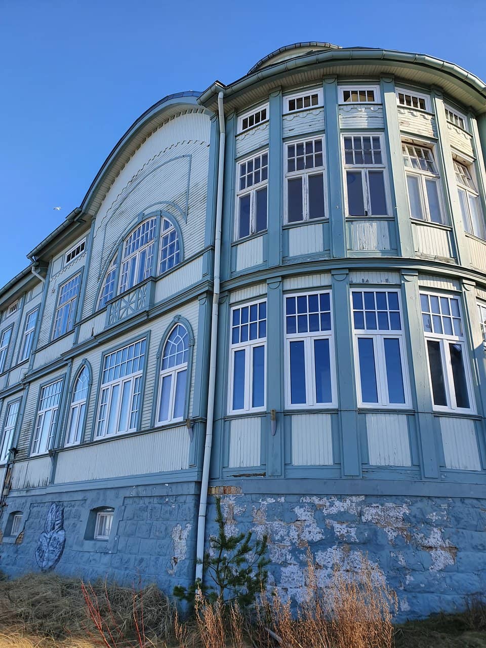 Distinctive Architecture