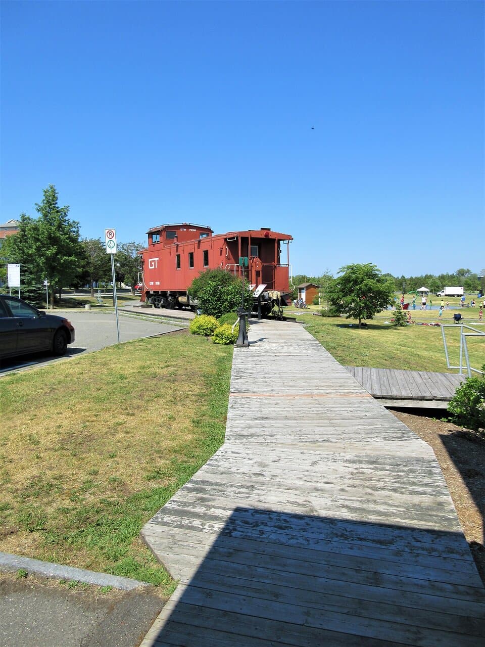 L'ancien wagon de queue du Grand Tronc: celui-ci est situé au Parc du Campus et de la Cité. 1er juillet 2020