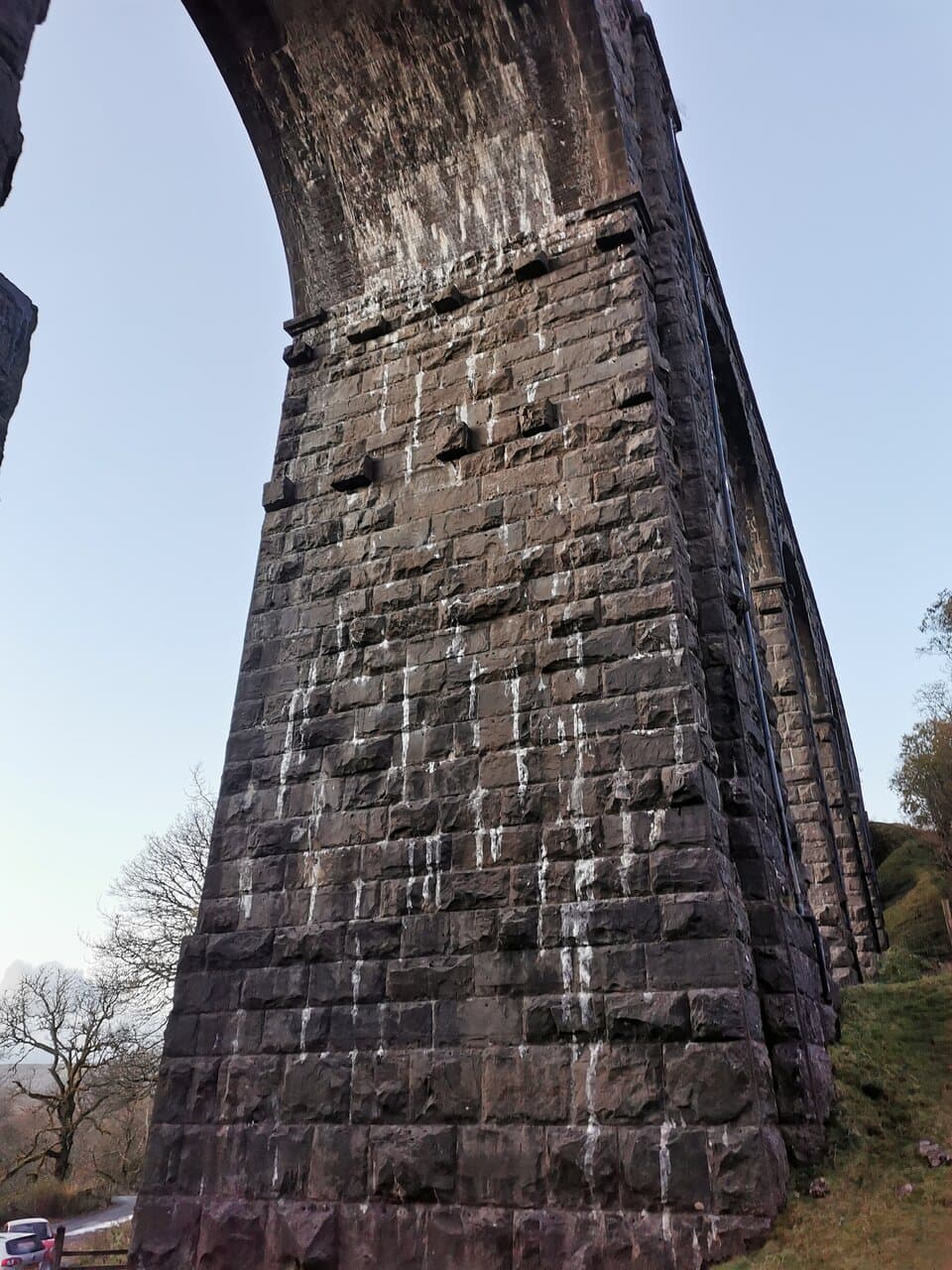 October 2020 Beautifull viaduct in a stunning part of the country. Accessed on the unnamed road (Maybe Newby Head Gate) from Dent via Cowgill towards the B6255. Small free car park under the arches.