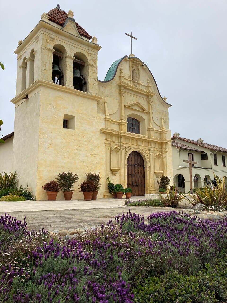 They do a wonderful job keeping the grounds looking beautiful