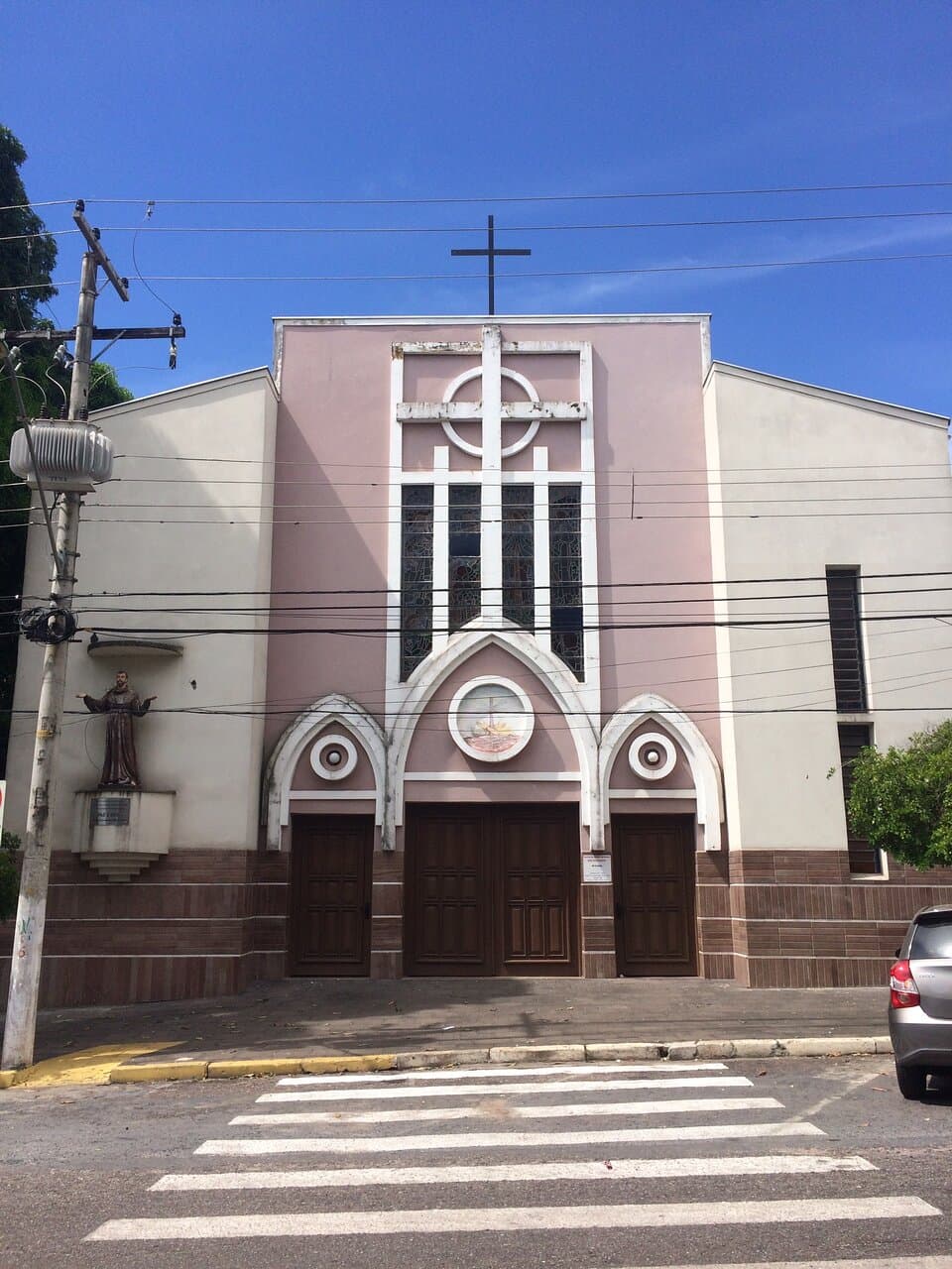 Fachada entrada da igreja.