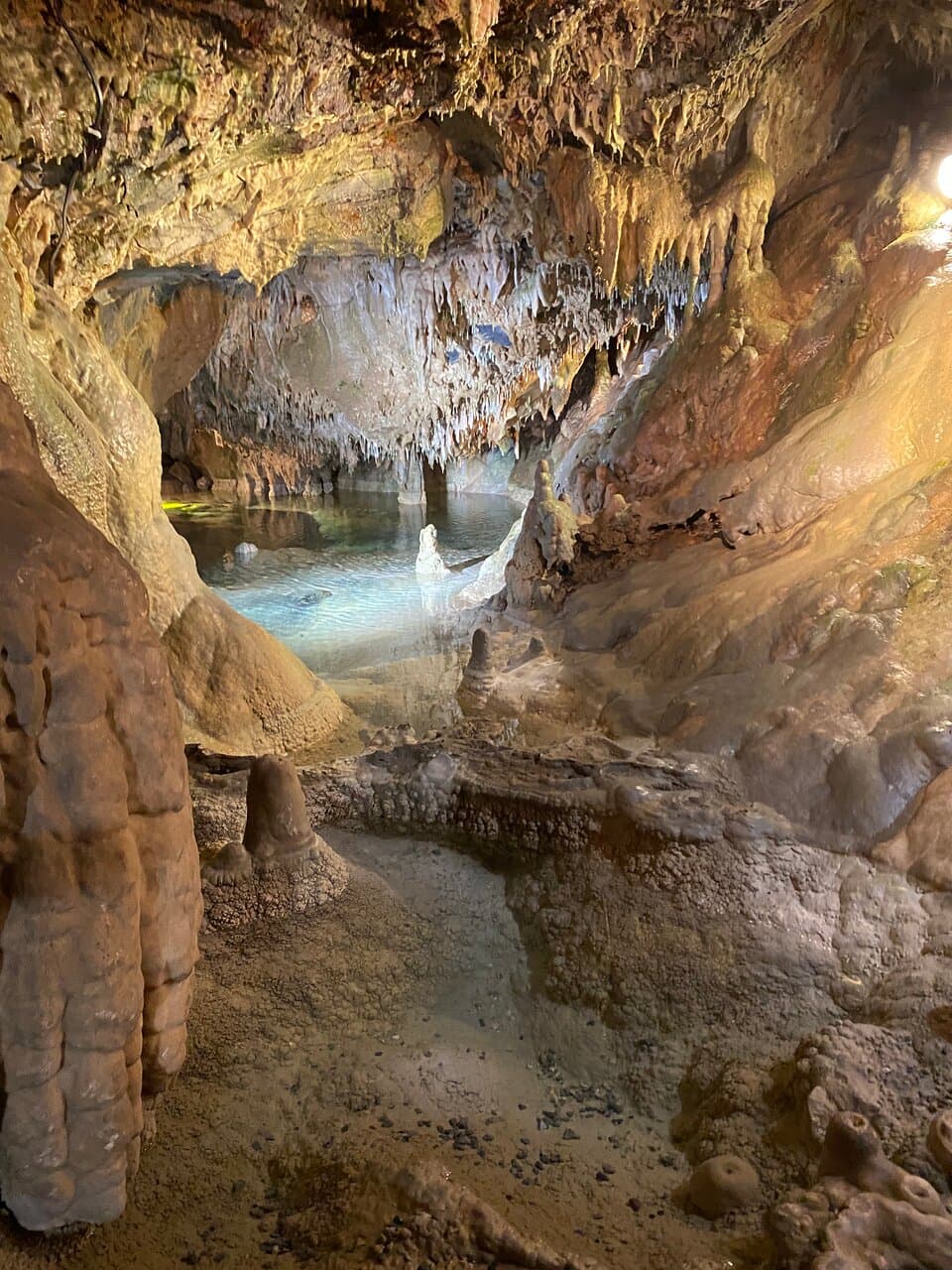 Indian Echo Caverns