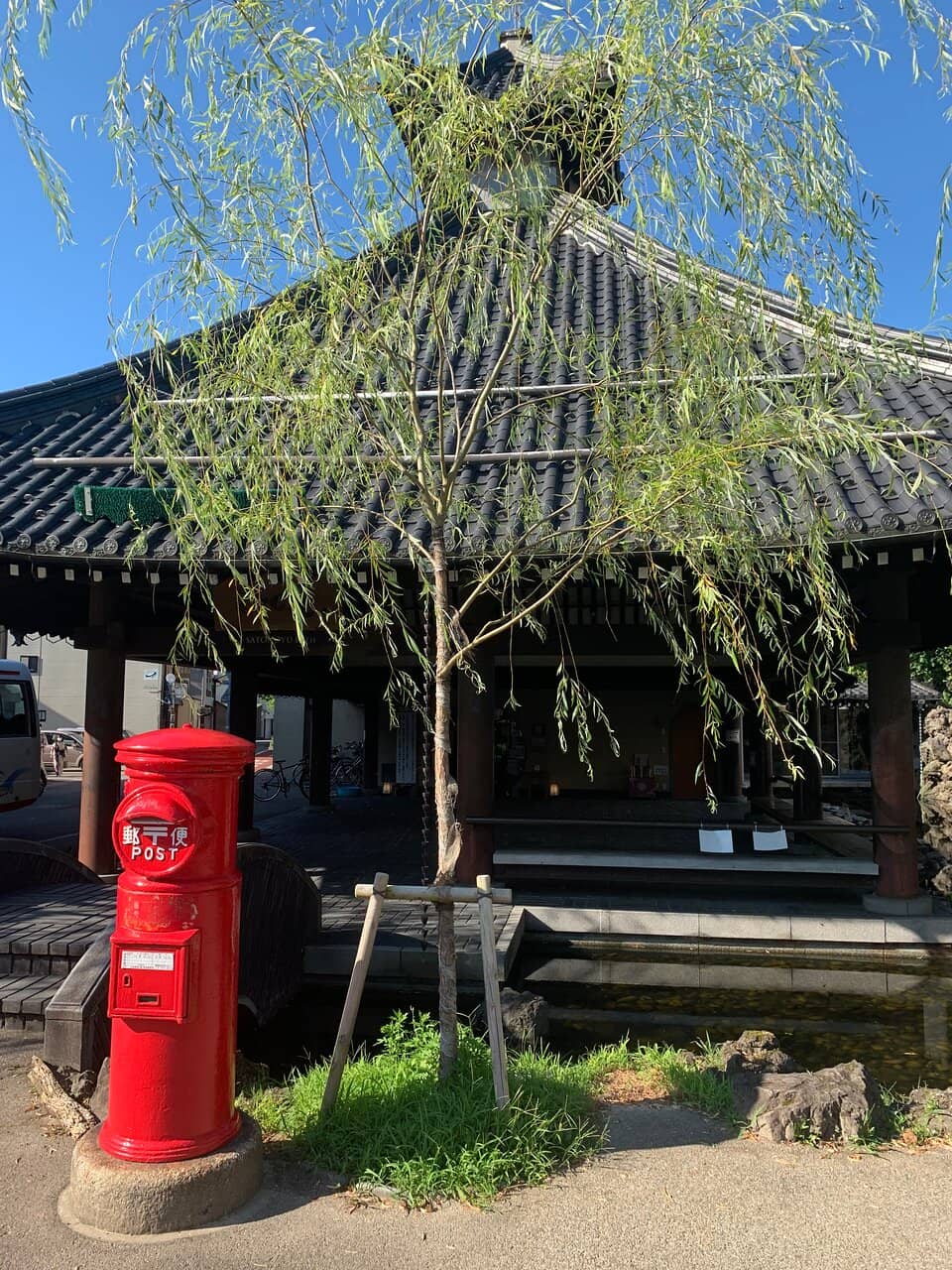 Waterfall Massage Bath