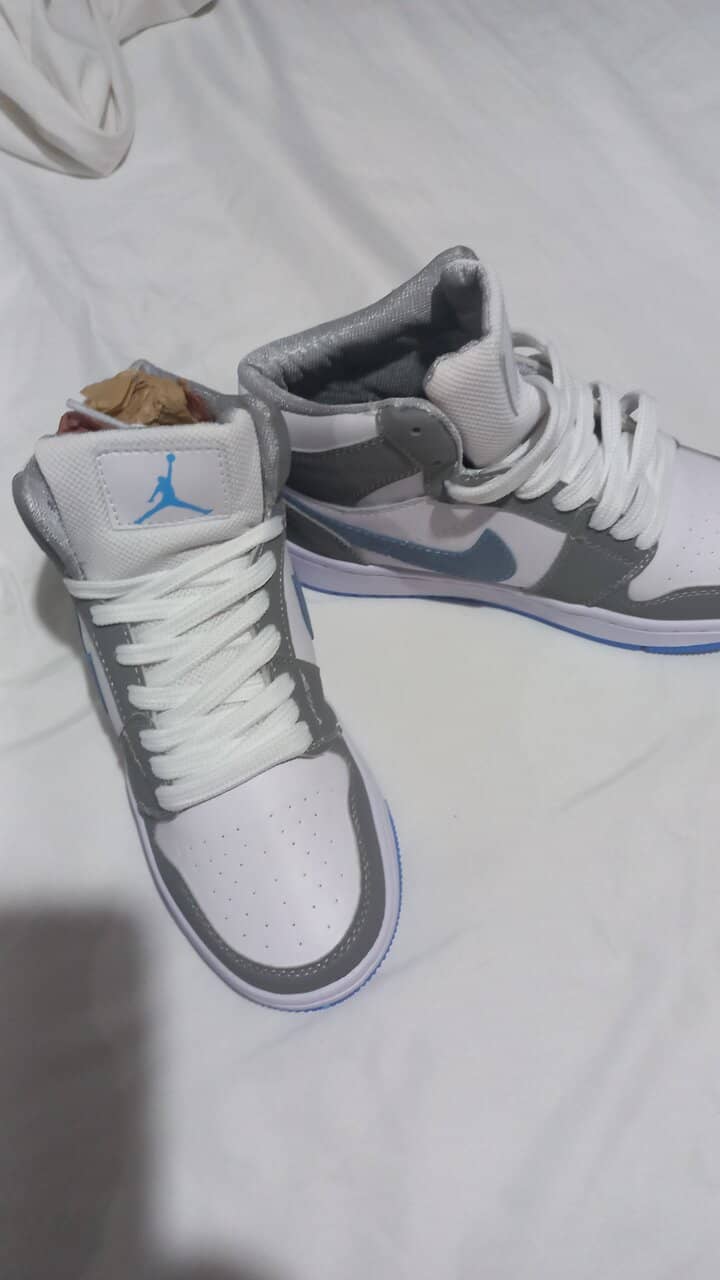 Diverse Household Goods