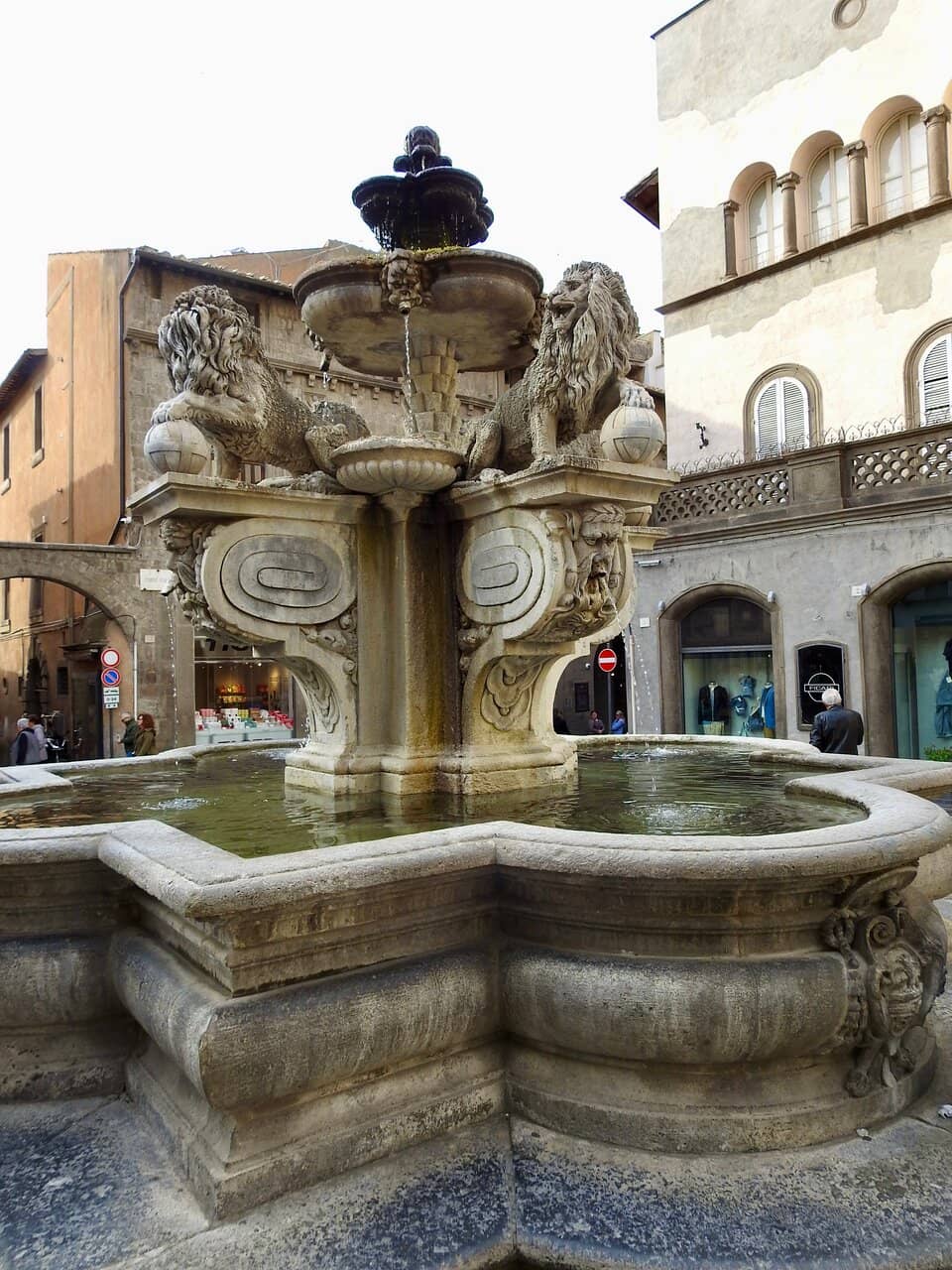 Fountain of Madonna Verona