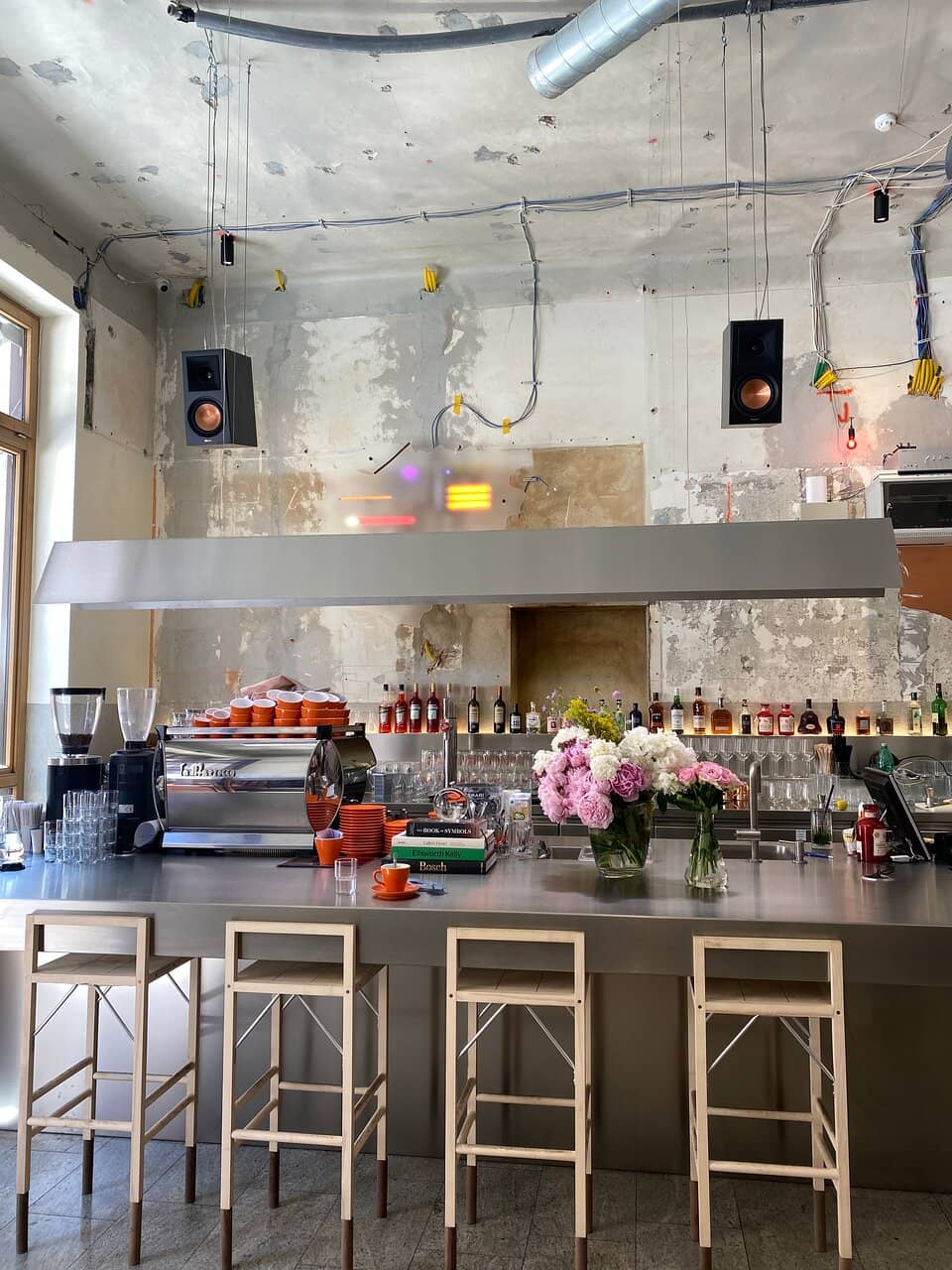 Artisan Coffee & Craft Drinks