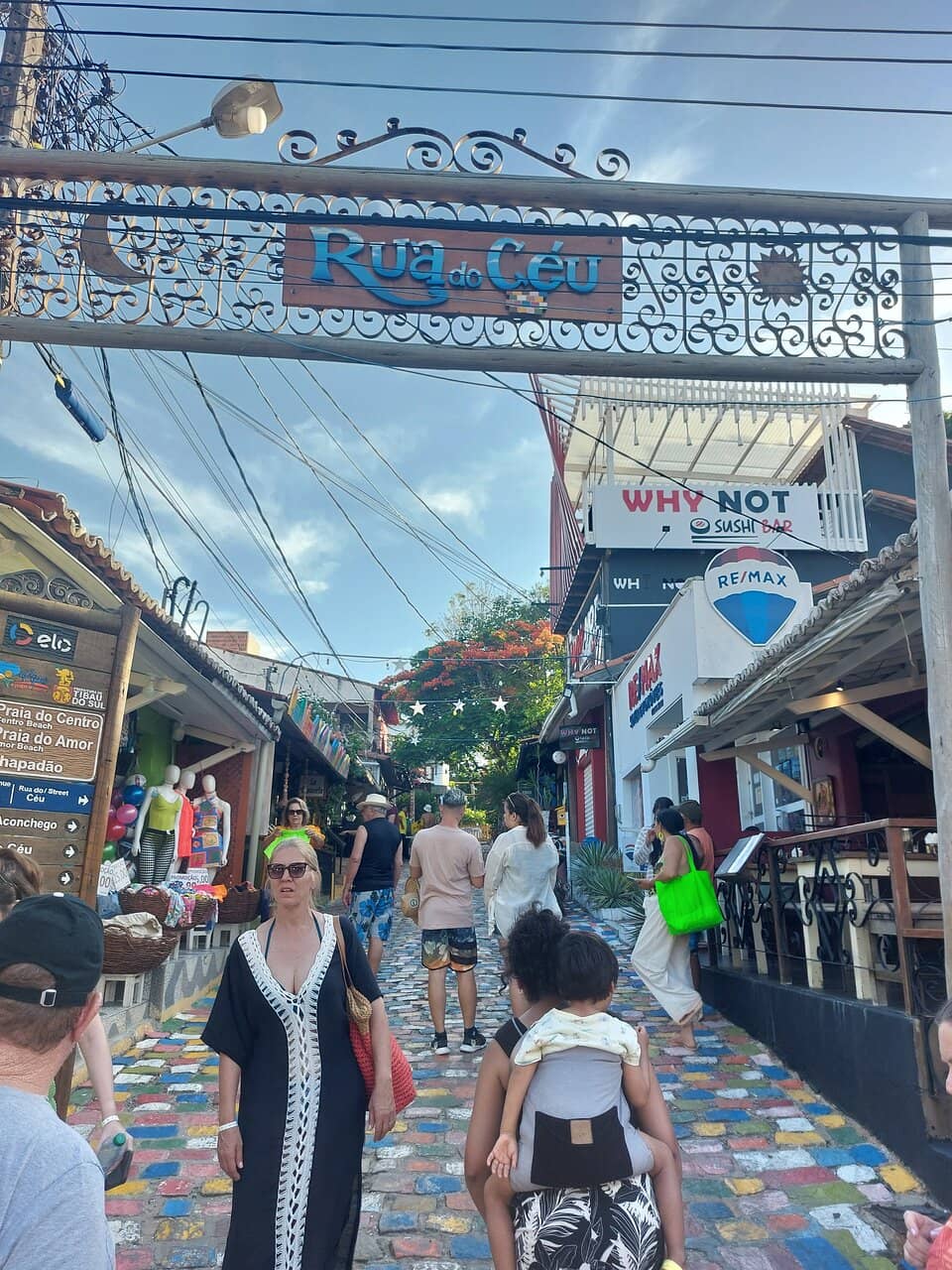 Live Music & Street Performers