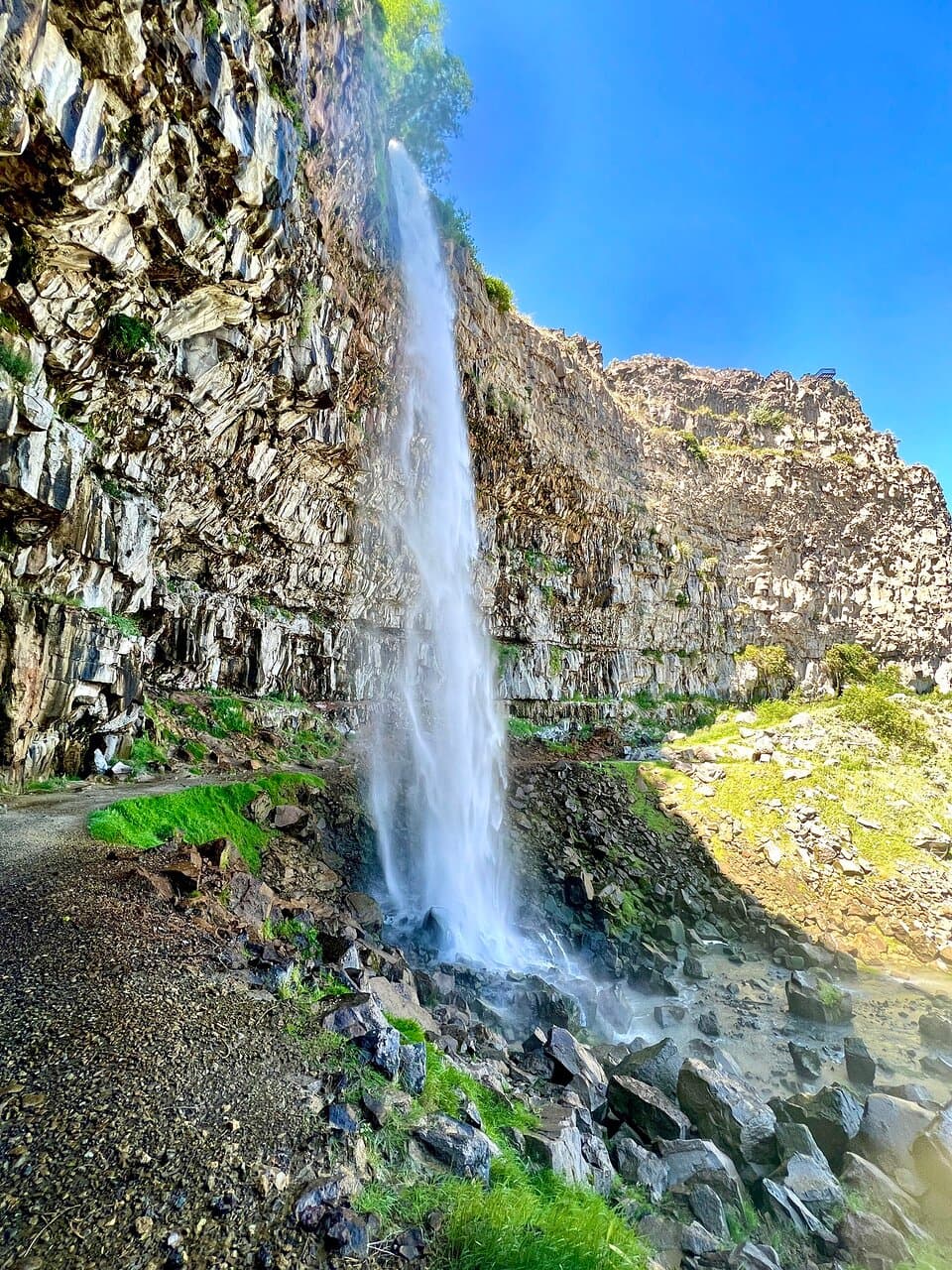 Perrine Coulee Falls
