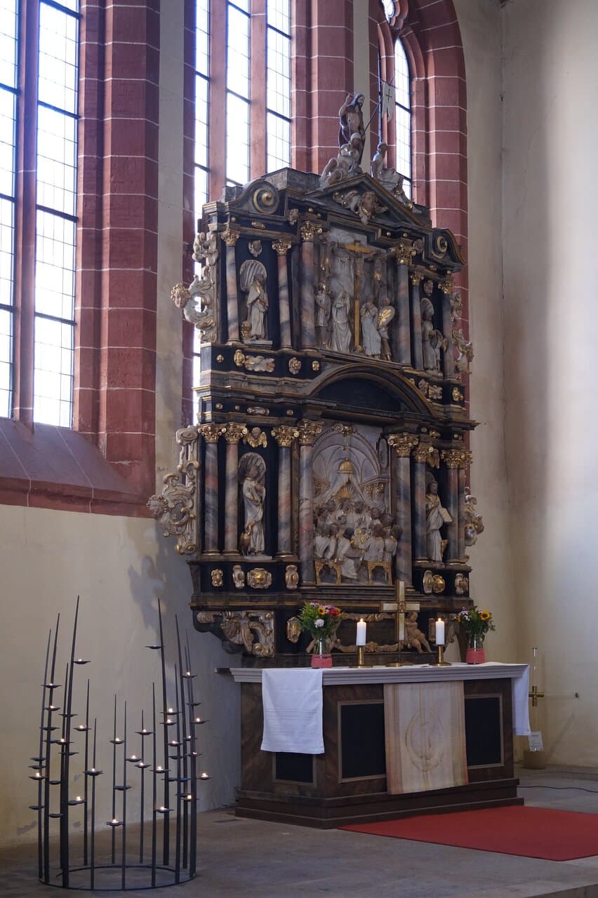 Interno della chiesa