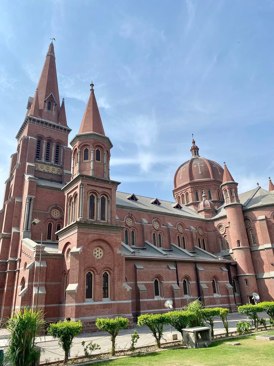 I had diffuculties to find the mass times online. Here they are 🥰