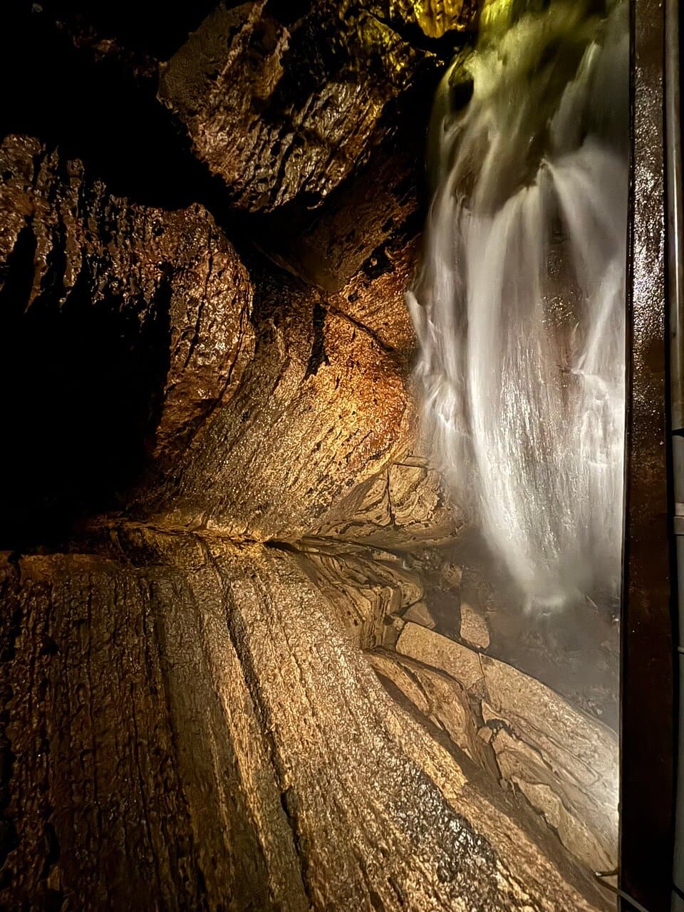 Niagara Cave