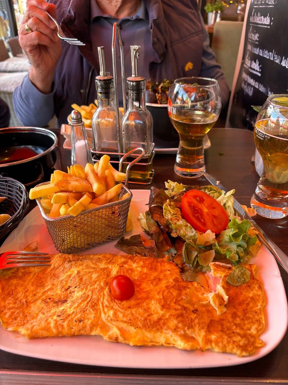 This is a lovely little restaurant . Lovely and clean and food very well cooked.  Nice friendly staff