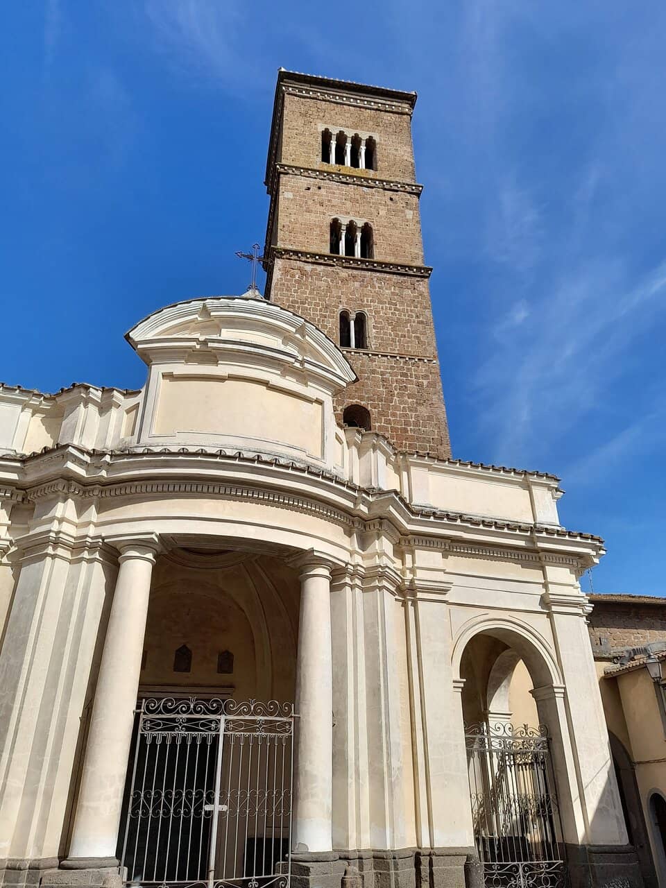 Piazza San Lorenzo Ambiance