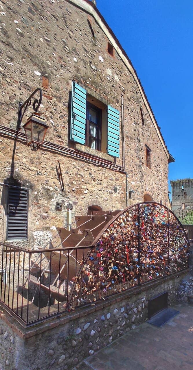 Romantic Riverside Dining
