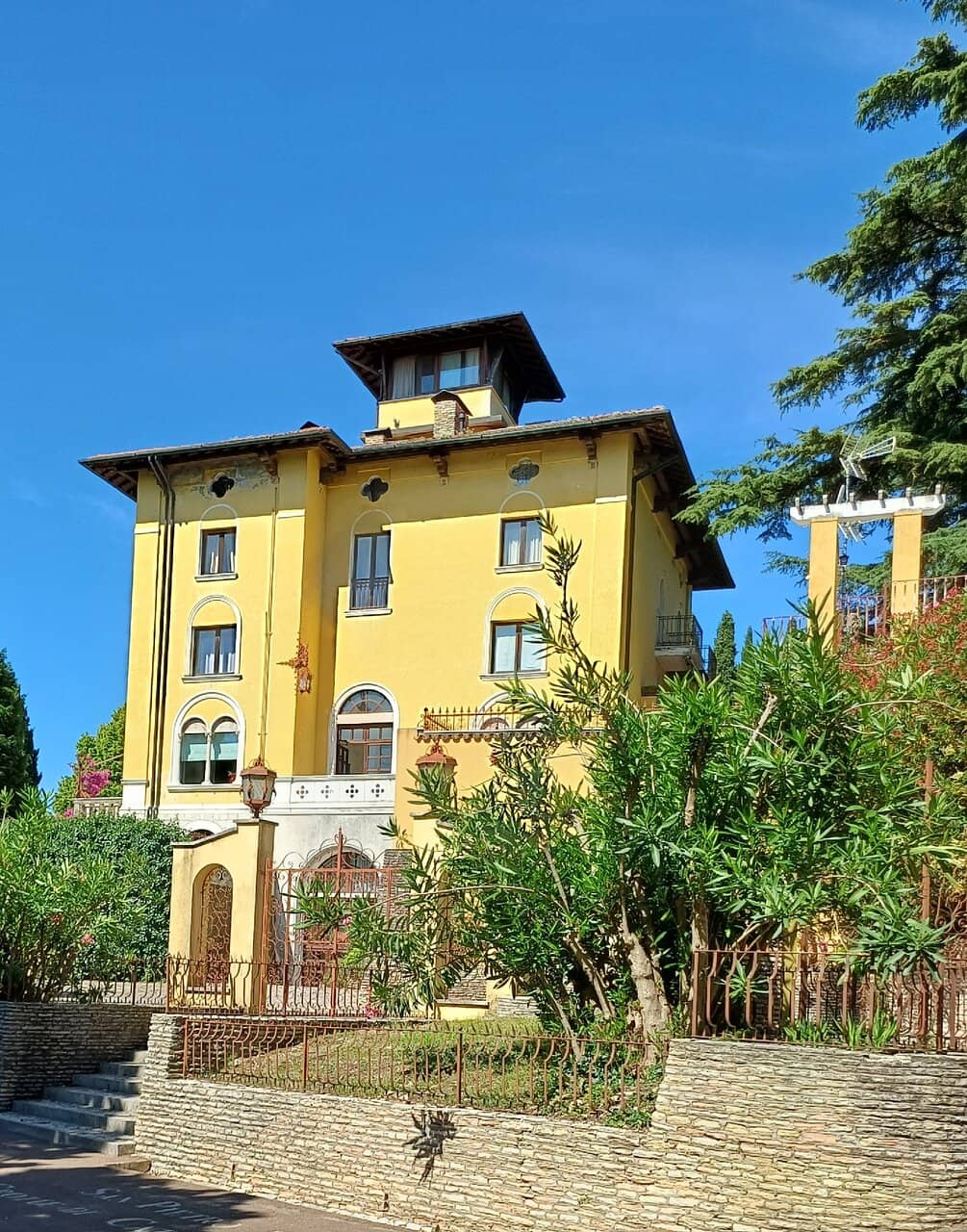 Grotte di Catullo Path