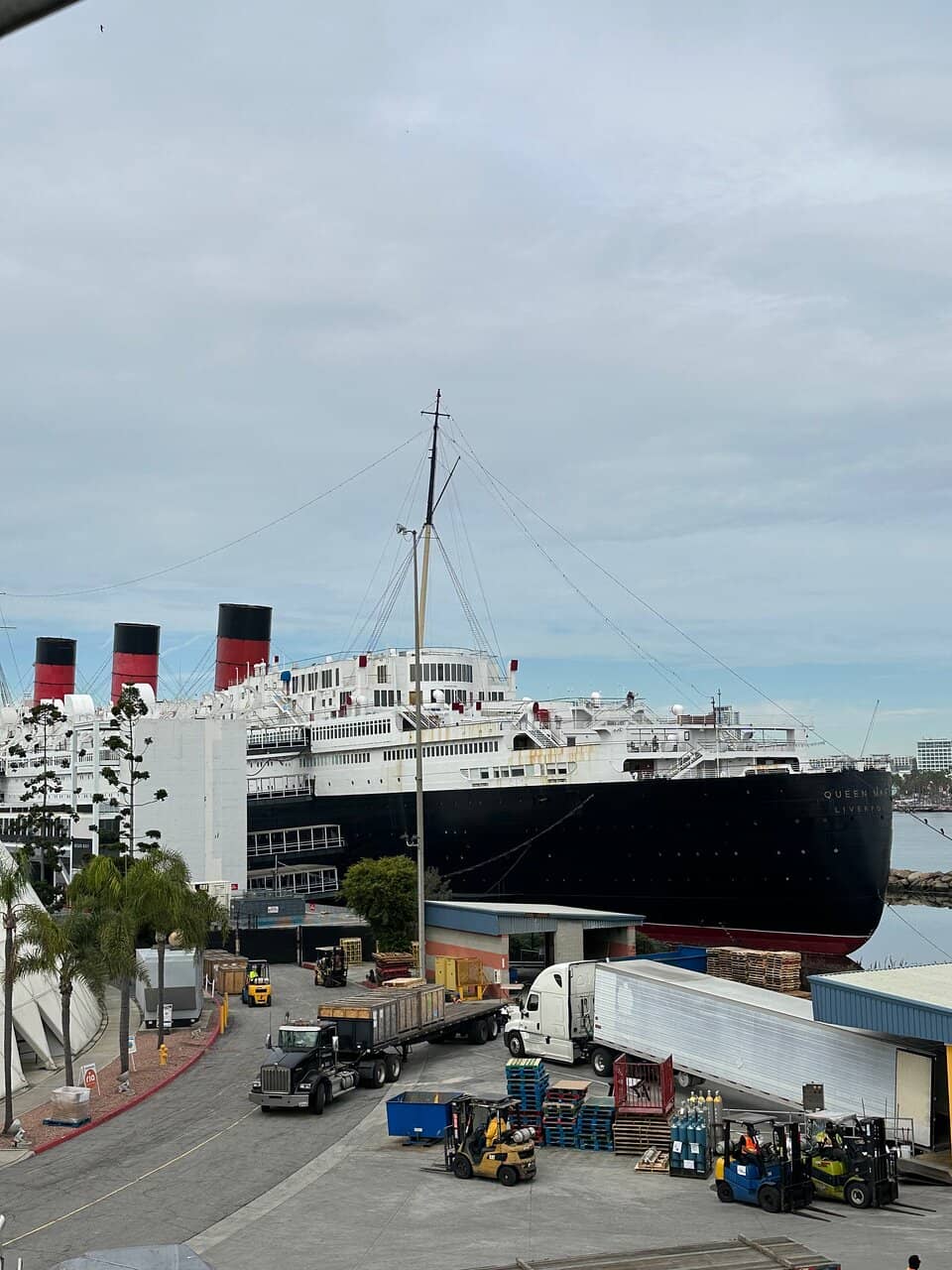 Lively Ship Atmosphere