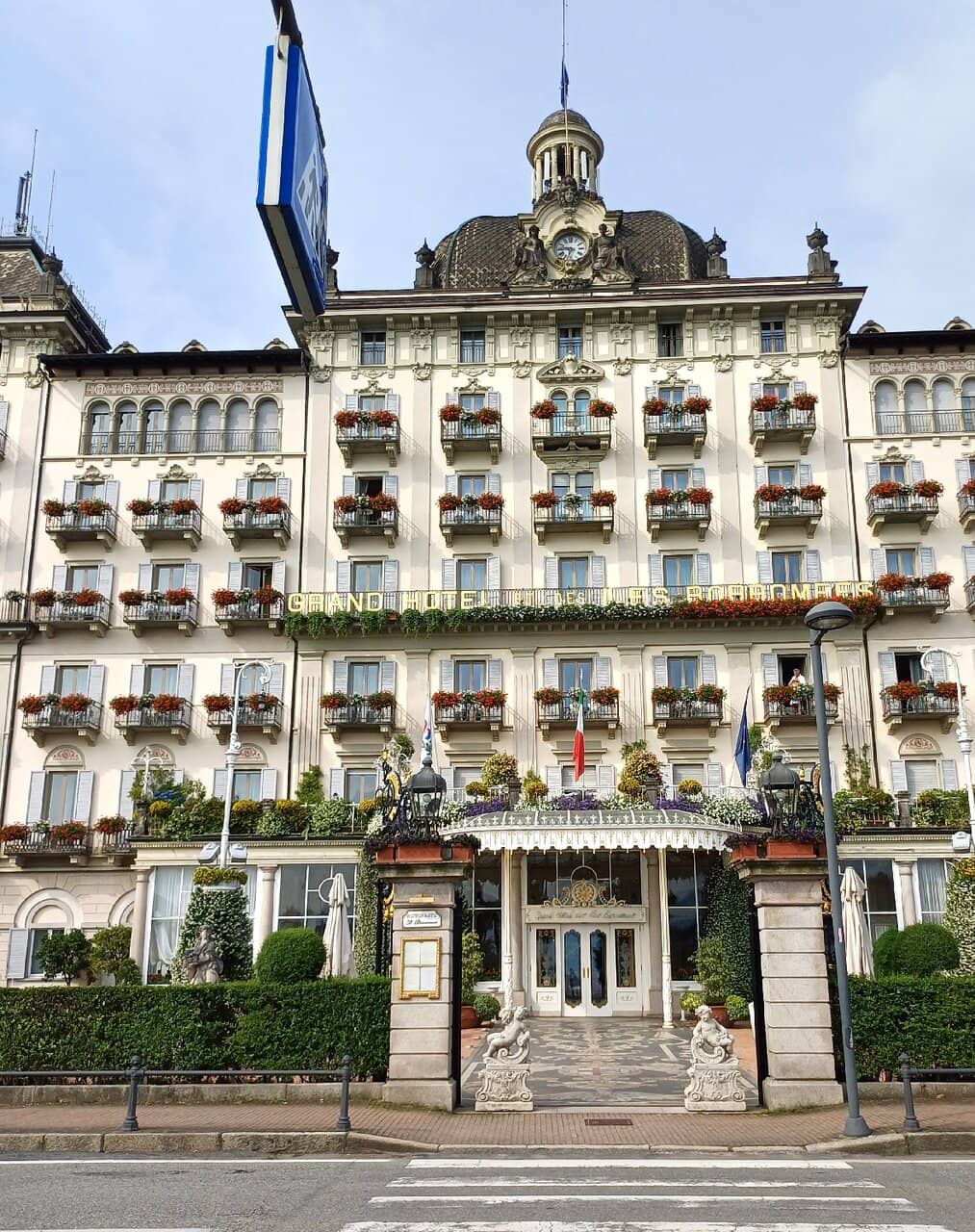 Elegant Hotels & Gardens