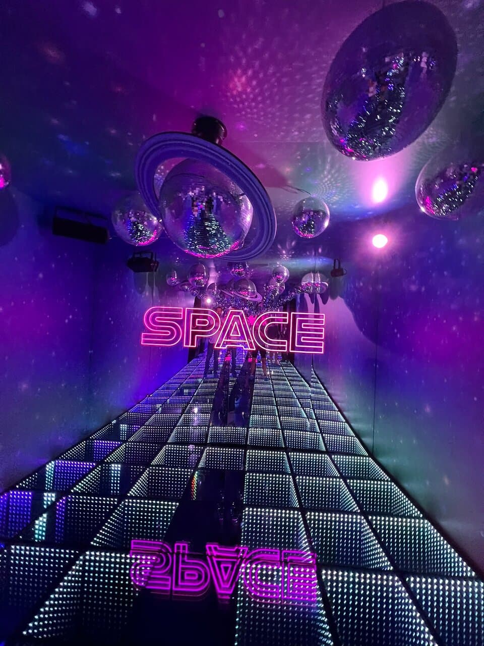 Experience the Wonders of Space at Space Dreamers