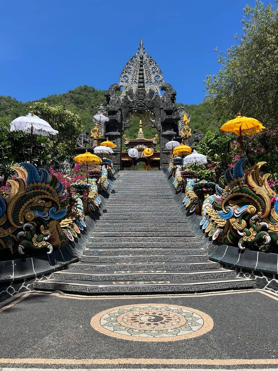 Intricate Architecture