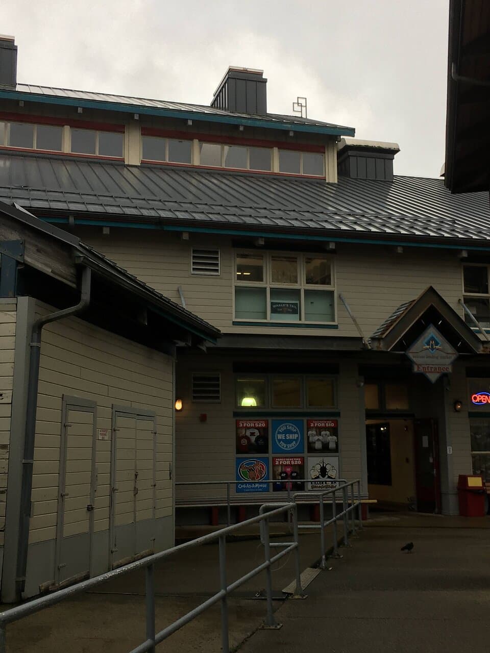 Salmon Landing Market