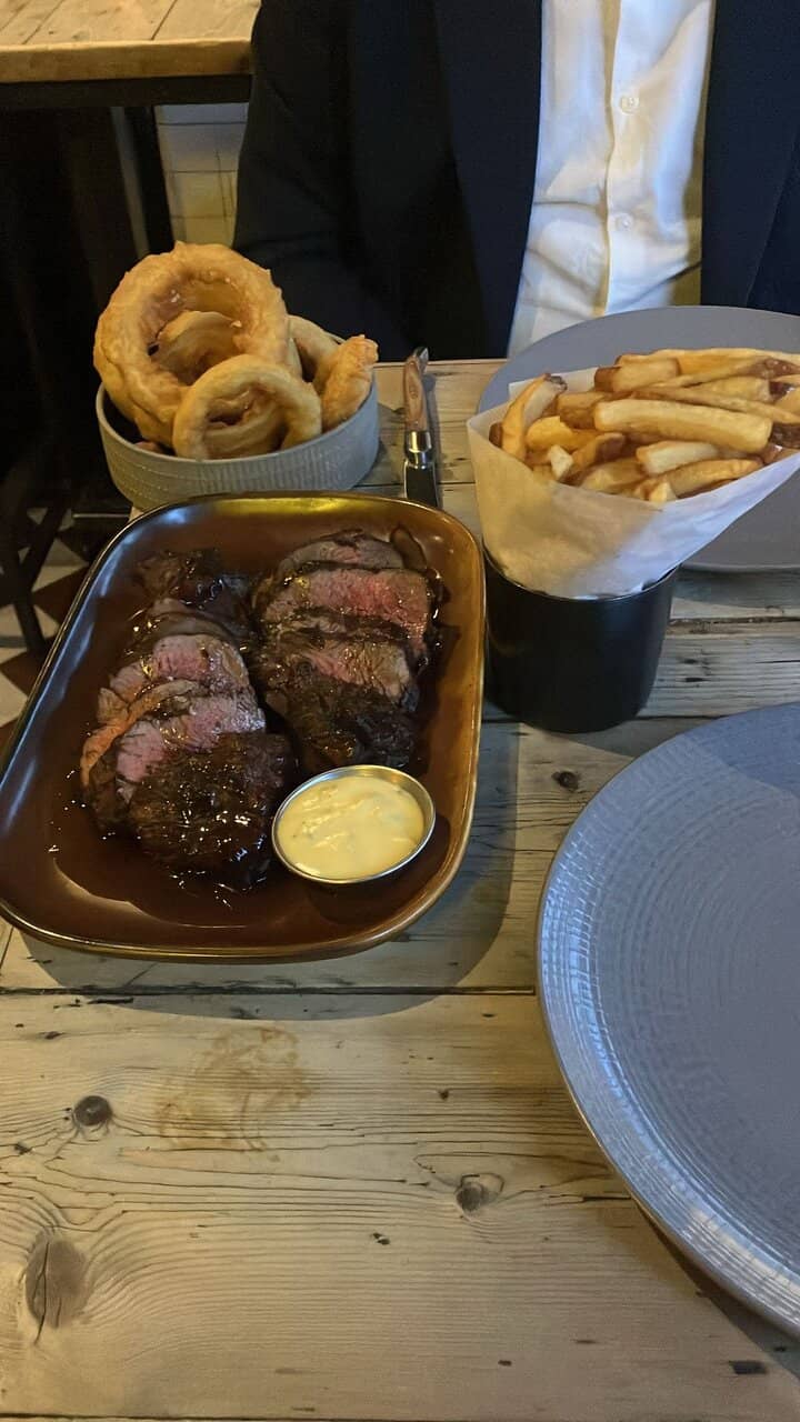 Delightful Cocktails & Atmosphere