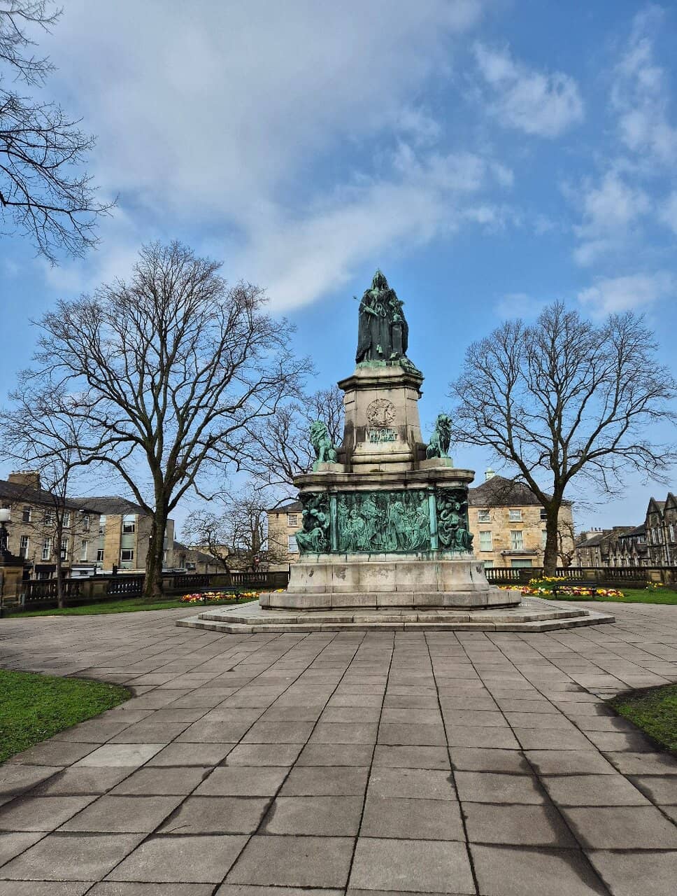 Queen Victoria Statue