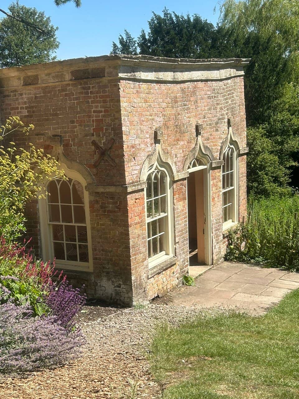 The Crinkle-Crankle Wall