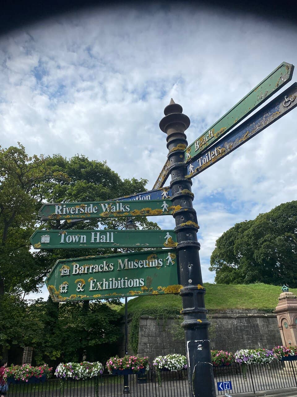 Grand Sandstone Architecture