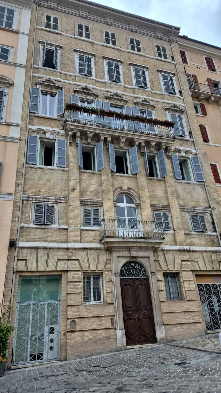 The Grandeur of the Piazza Itself