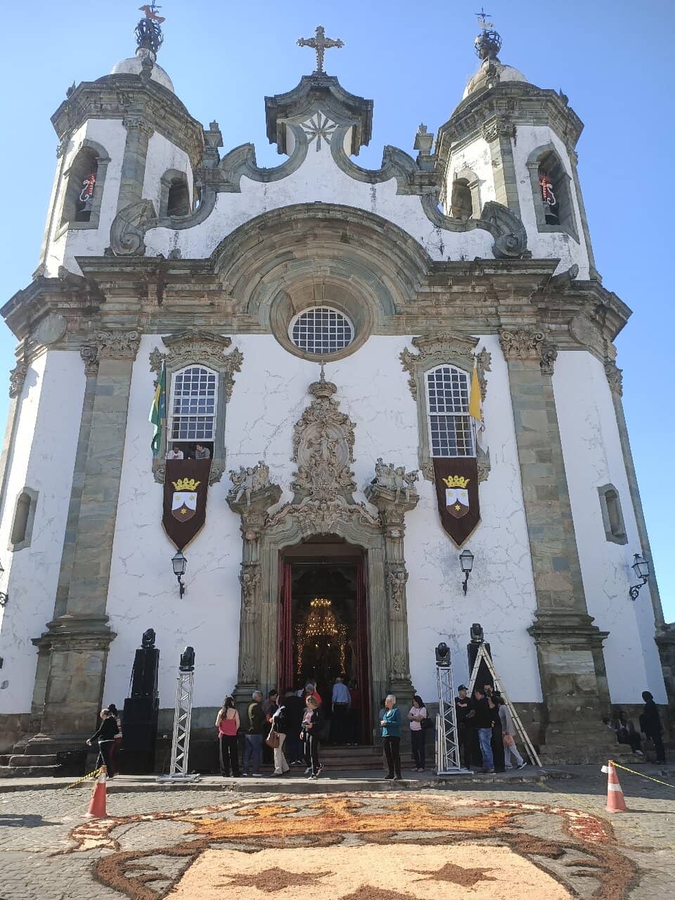 Unique 'A Senhora é Morta' Bell