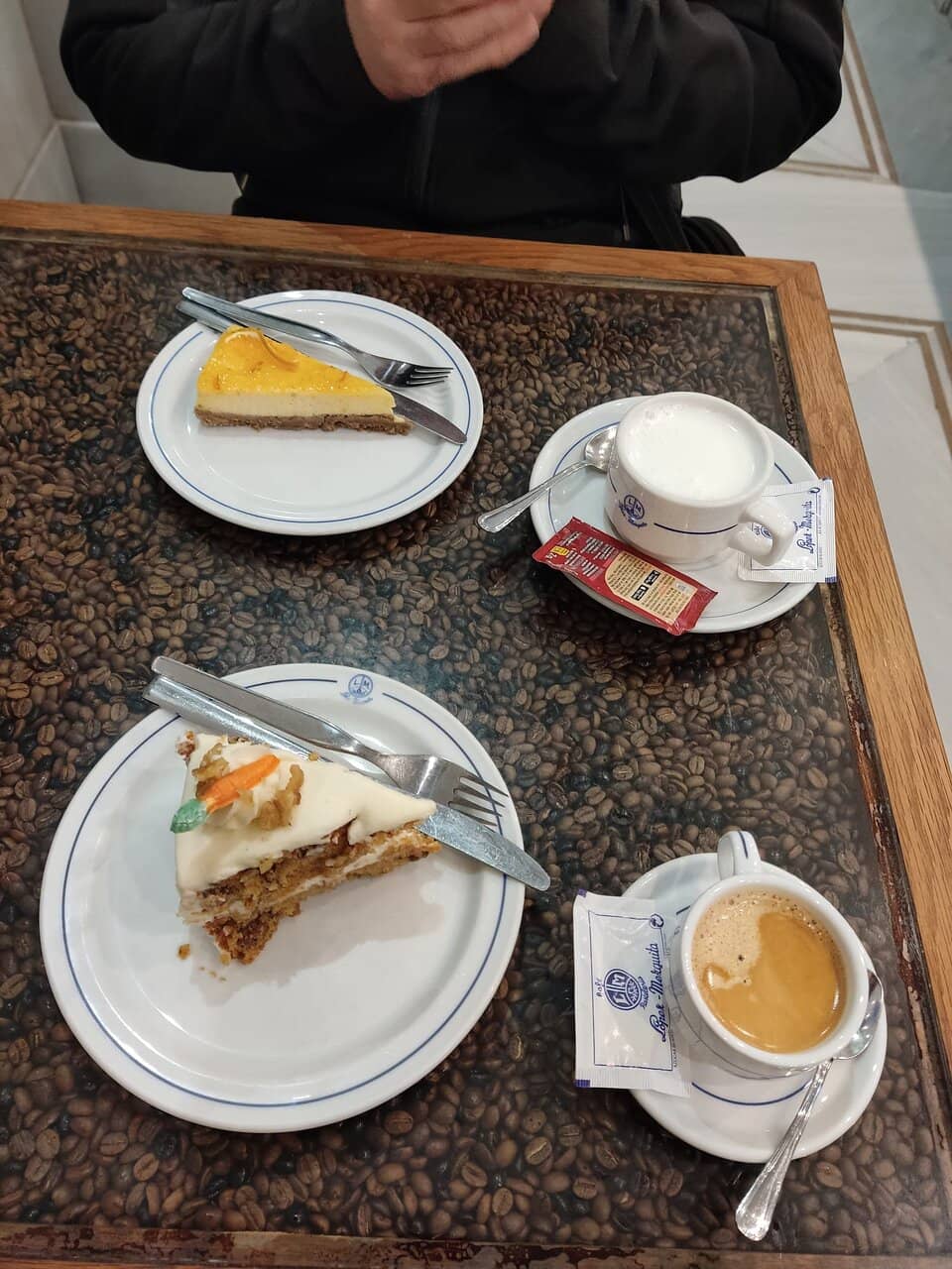 Exceptional Meringue & Flan Cakes