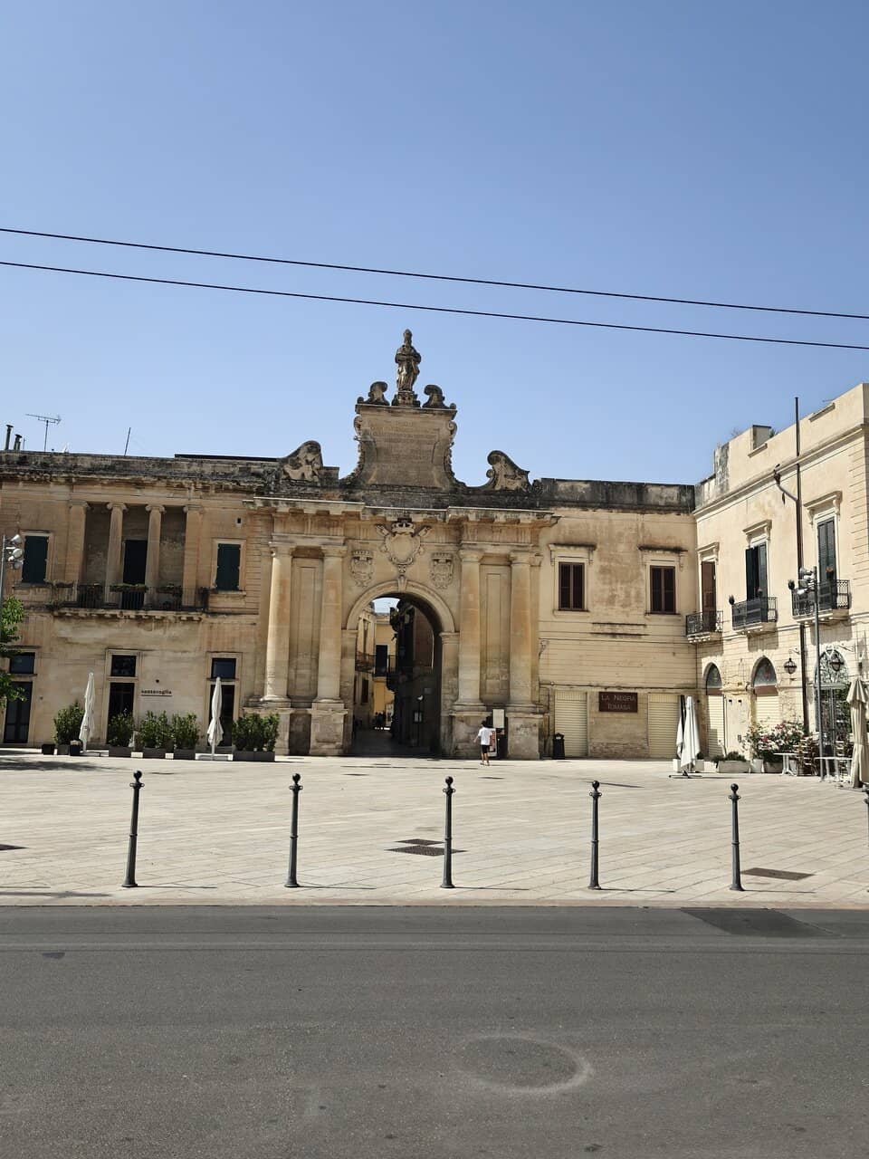 Imposing Columns & Carvings