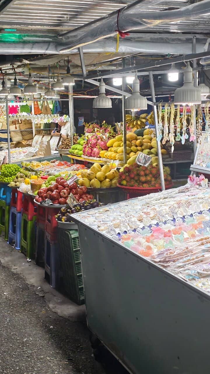 Souvenir Shopping Paradise