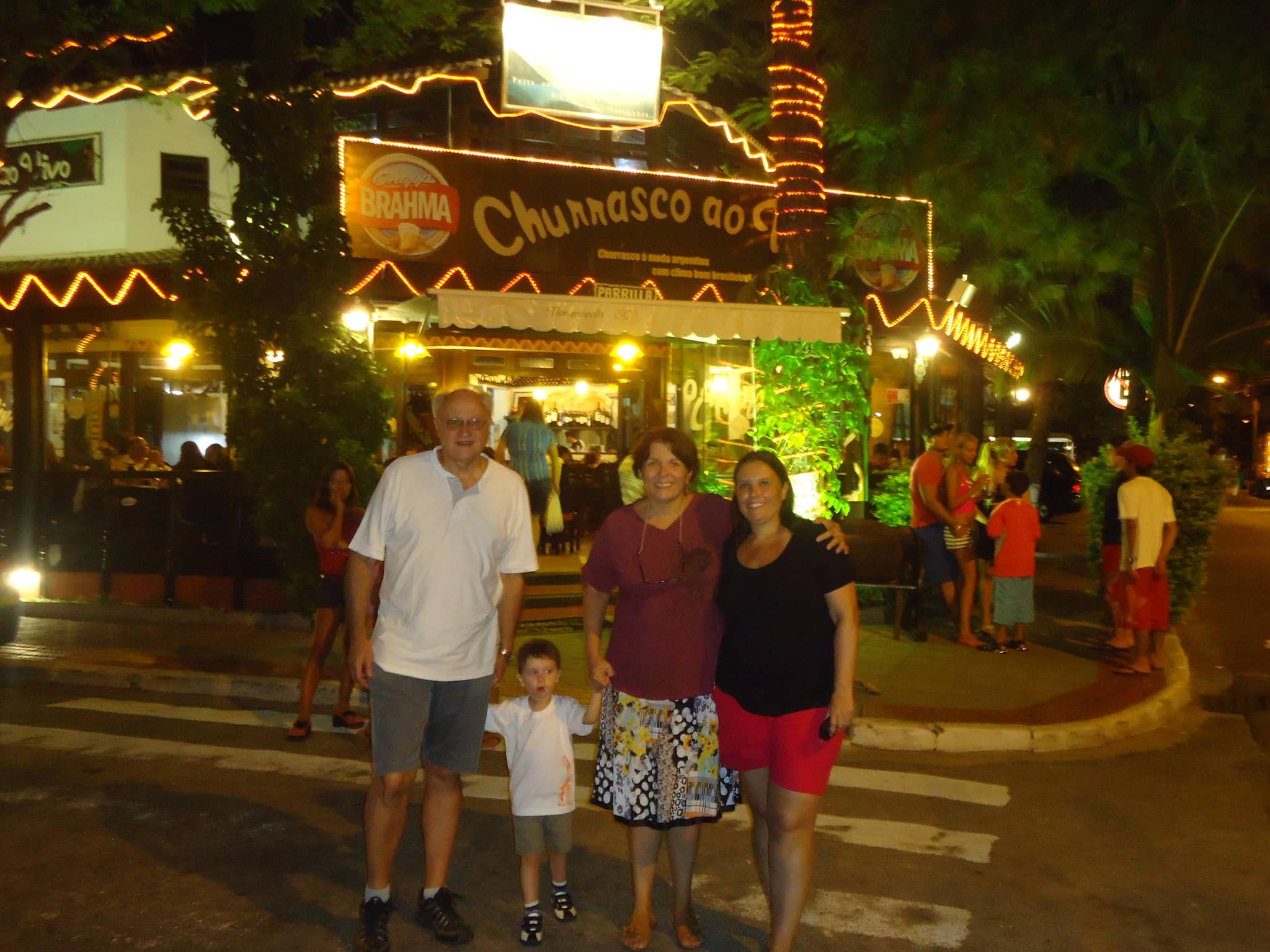 Vibrant Atmosphere & Live Music