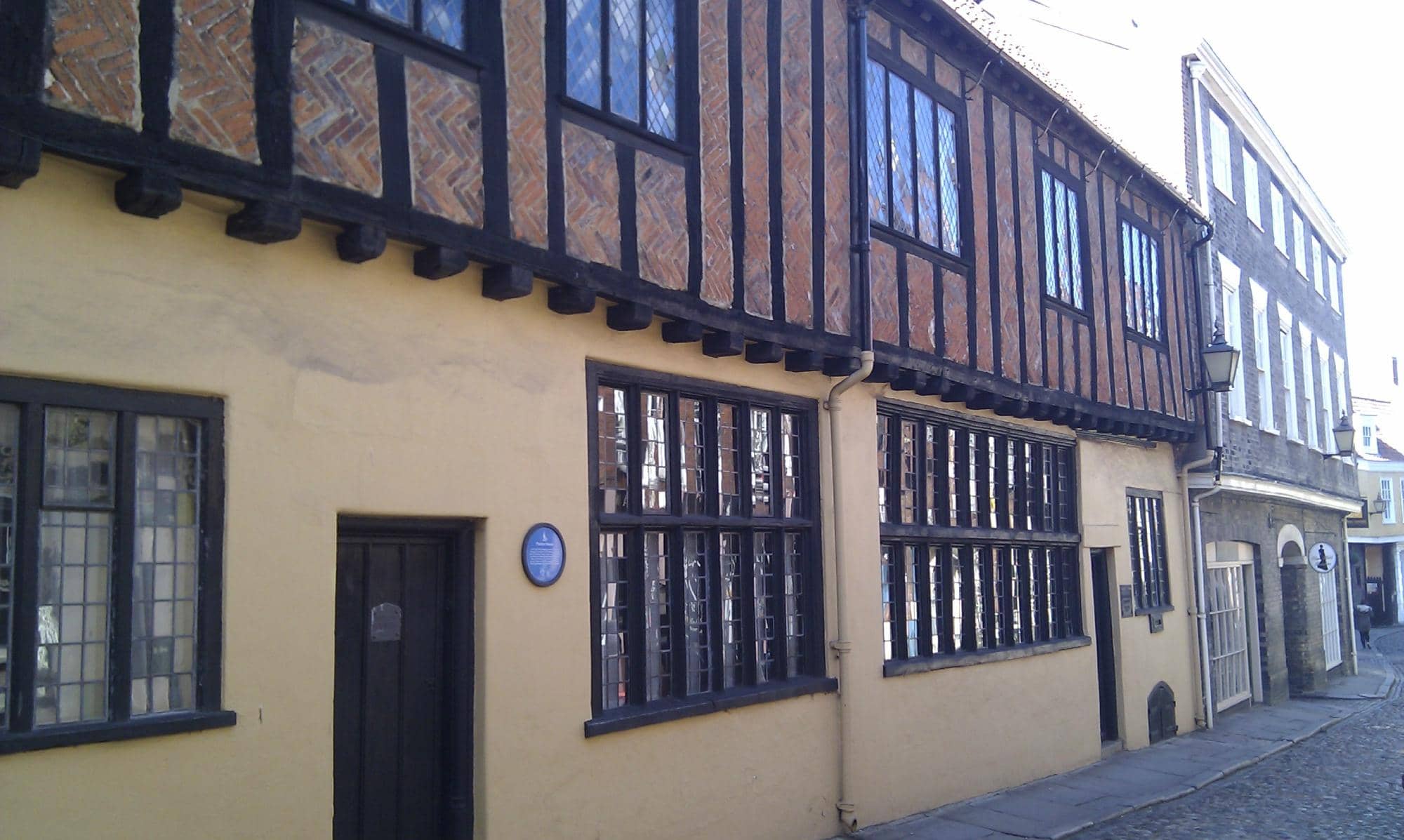Independent Shops & Cafes