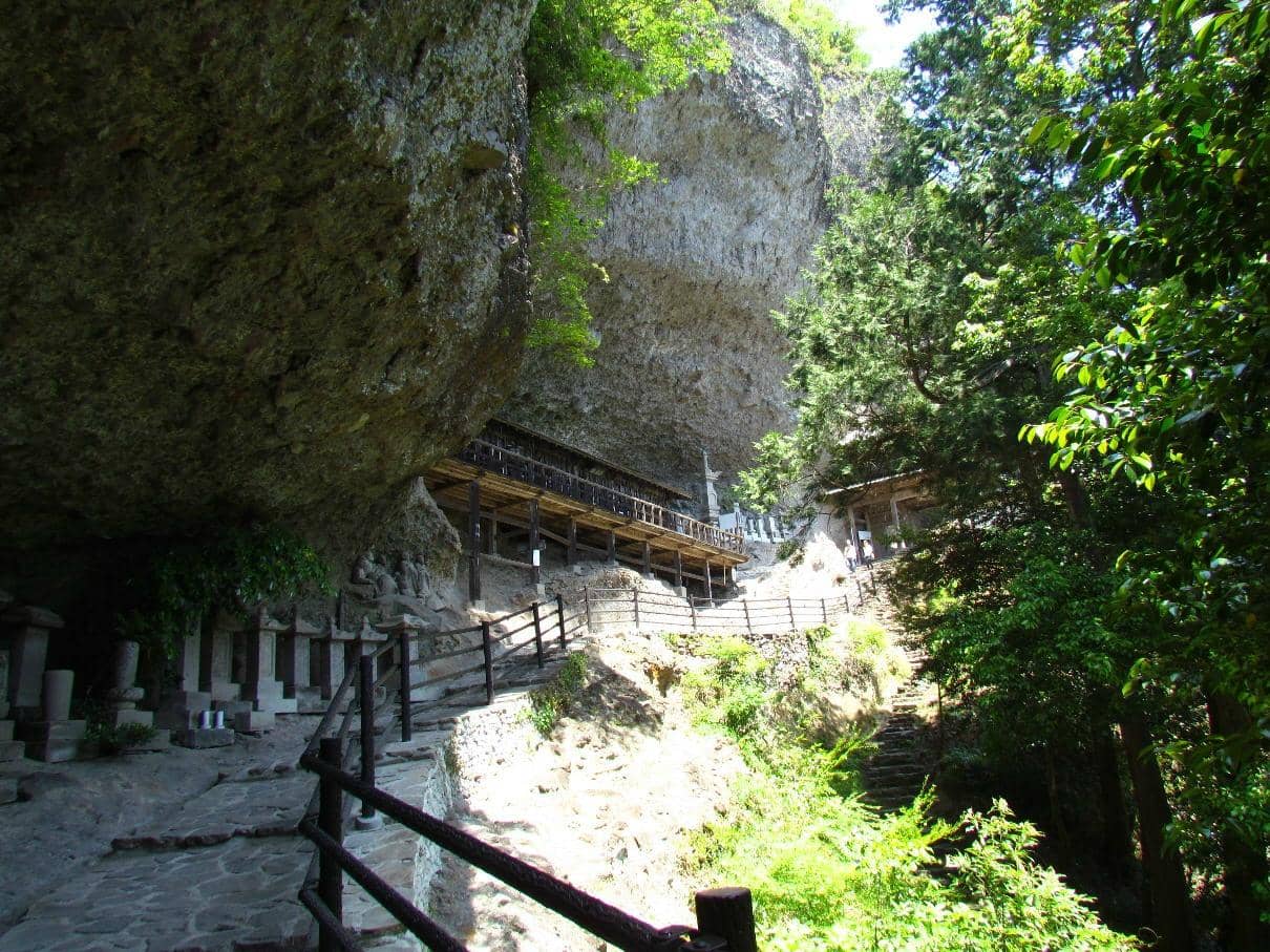 Peaceful Cliffside Temple