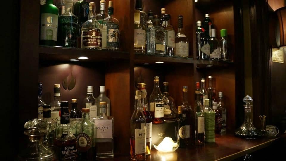 Charming Terrace Dining