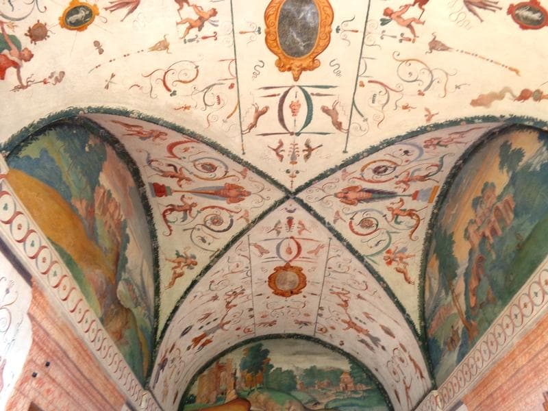 Soffitto con grottesche
