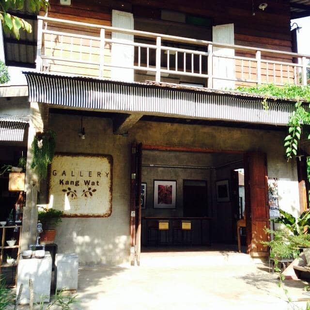 Local Cafes and Eateries