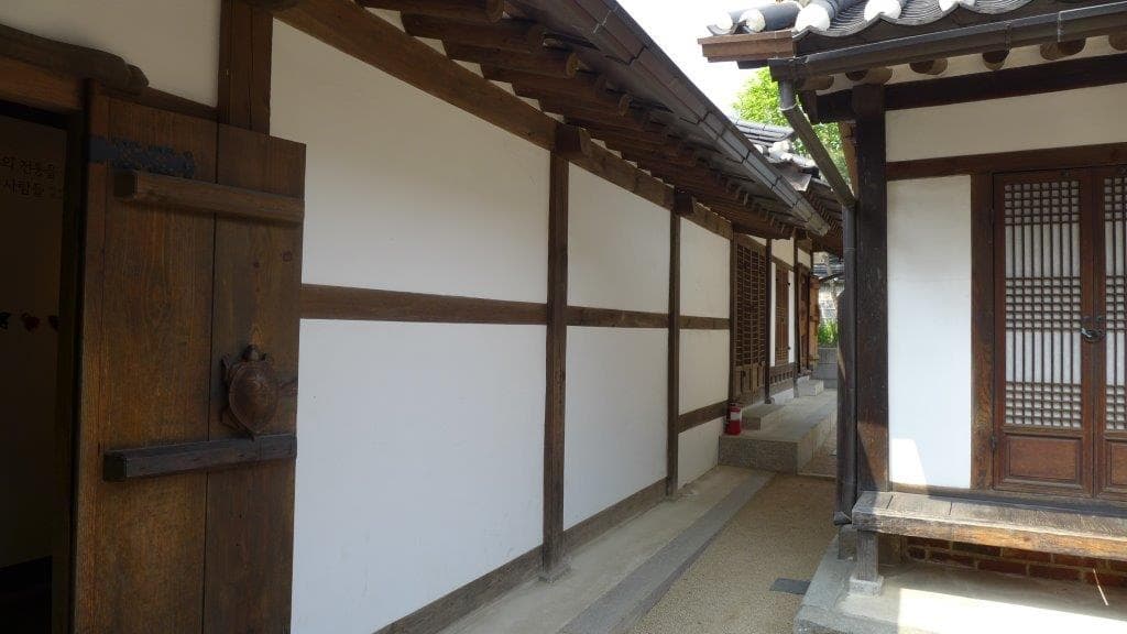 Explore Bukchon Traditional Culture Center