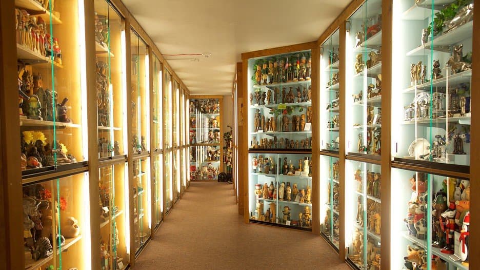 Can you find the nutcrackers?