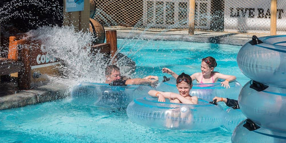 Outdoor Pool & Hot Tub