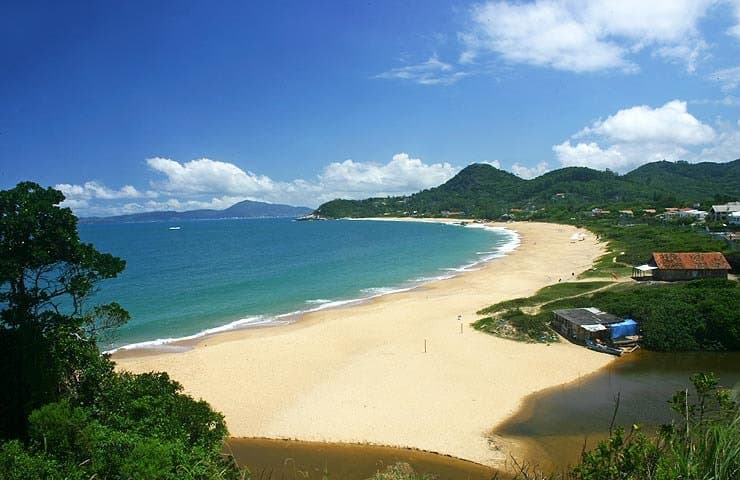 linda praia